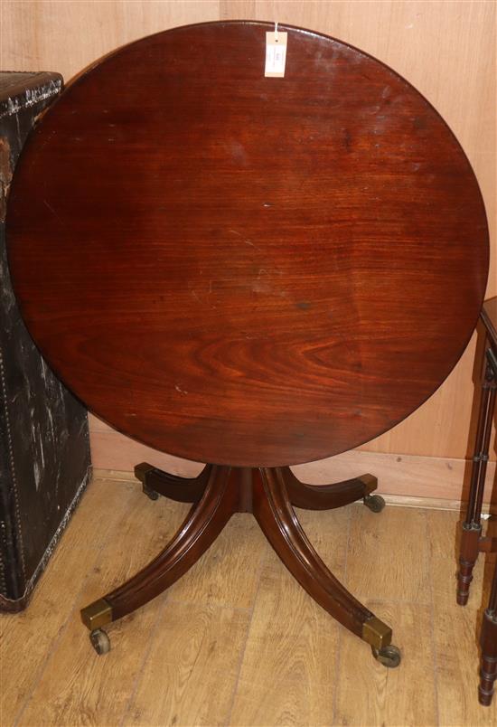 A George III mahogany tilt top breakfast table Diam. 90cm